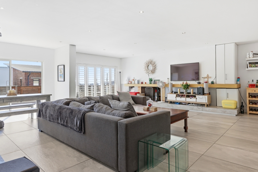 3 Bedroom Property for Sale in Vredehoek Western Cape
